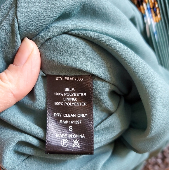 NWT 💫 ASTR the label | Teal Floral Plissé Jumpsuit | Size Small - Picture 6 of 6